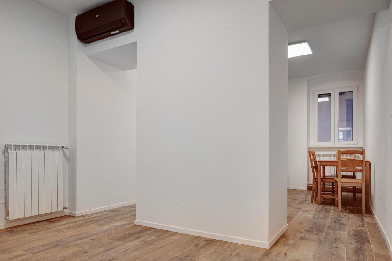 Casa Vacanze Ginevra 1 Triëst Buitenkant foto